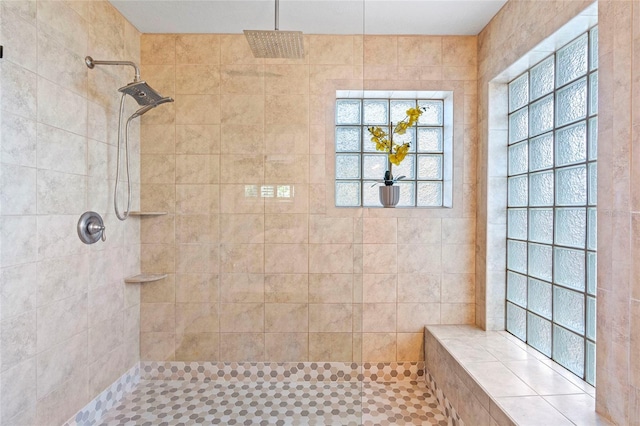 bathroom featuring tiled shower