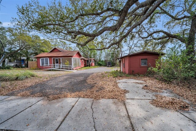 exterior space featuring driveway