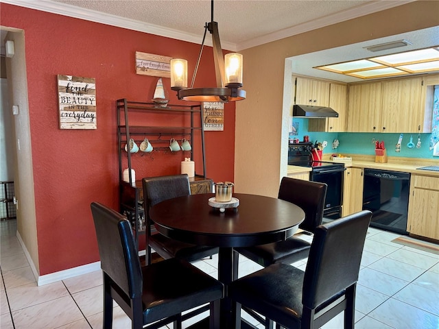 dining area with a textured ceiling, light tile patterned flooring, visible vents, and ornamental molding