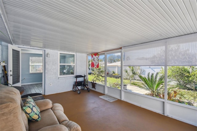 sunroom / solarium with a healthy amount of sunlight