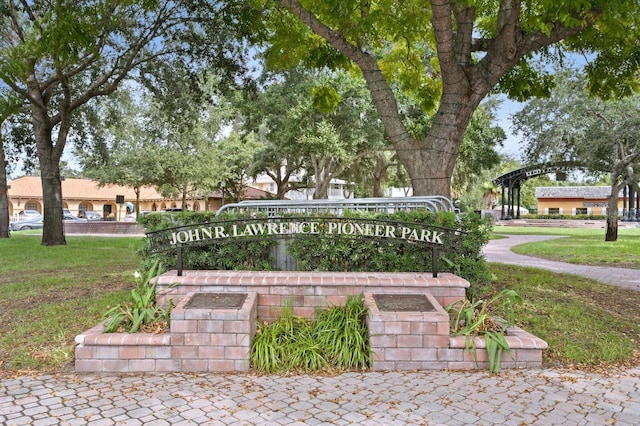 2451 Baywood Dr W, Dunedin, FL 34698 - community sign with a lawn