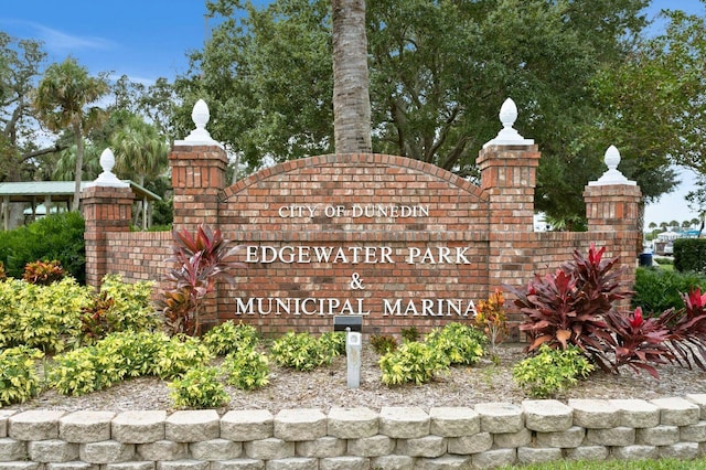 2451 Baywood Dr W, Dunedin, FL 34698 - view of community sign