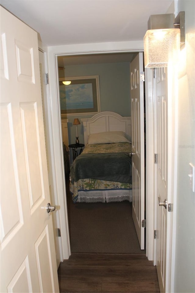 979 E Gulf Dr Unit D402, Sanibel, FL 33957 - bedroom with wood finished floors