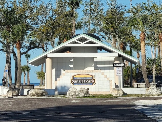 view of community / neighborhood sign