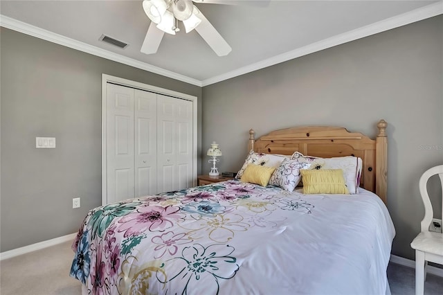 3943 W Fieldwood Ct, Lecanto, FL 34461 - bedroom featuring carpet, a closet, a ceiling fan, baseboards, and ornamental molding