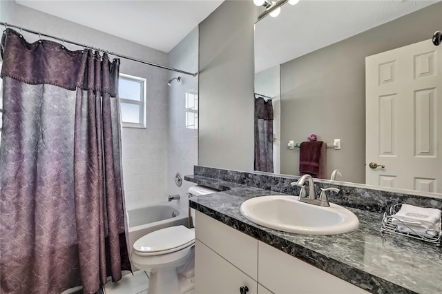 3943 W Fieldwood Ct, Lecanto, FL 34461 - bathroom featuring vanity, toilet, and shower / tub combo
