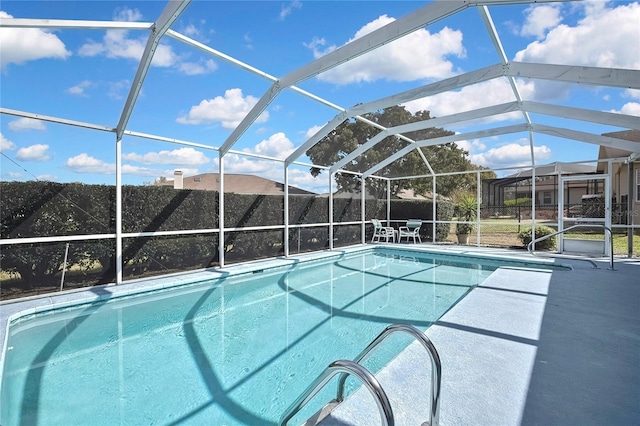 3943 W Fieldwood Ct, Lecanto, FL 34461 - swimming pool with a patio and a lanai
