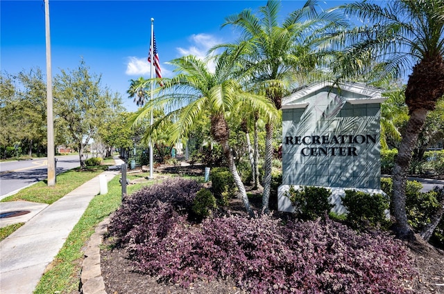 view of community / neighborhood sign