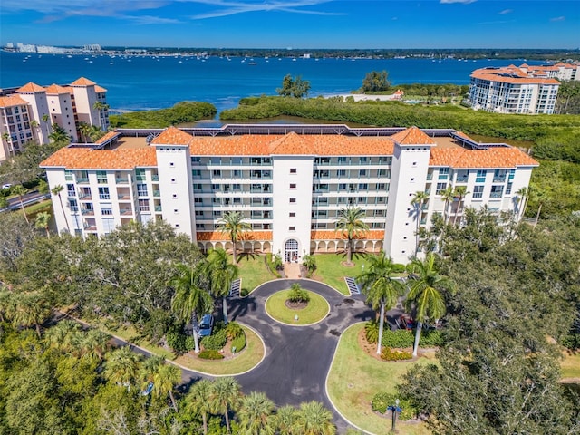 bird's eye view featuring a water view