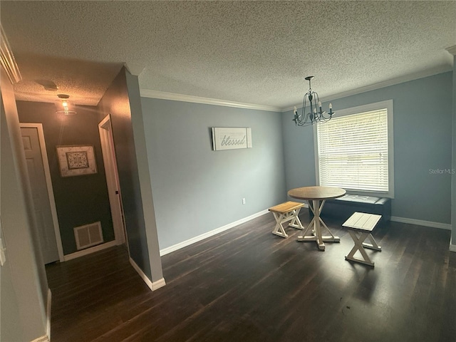 dining room featuring ornamental molding, visible vents, dark wood-style flooring, and a chandelier