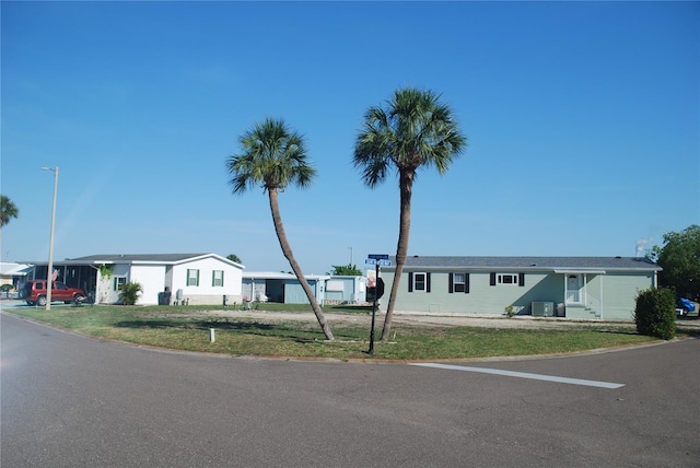 102 Saint Martins Way, Apollo Beach, FL 33572 - photo 1