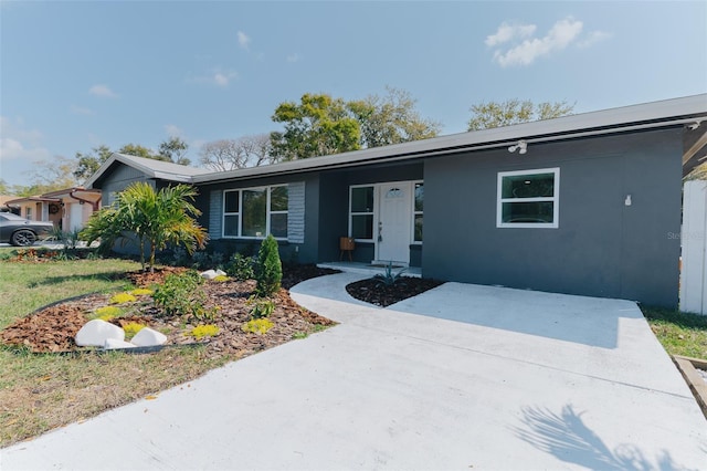 1605 Crown St, Clearwater, FL 33755 - ranch-style home with stucco siding