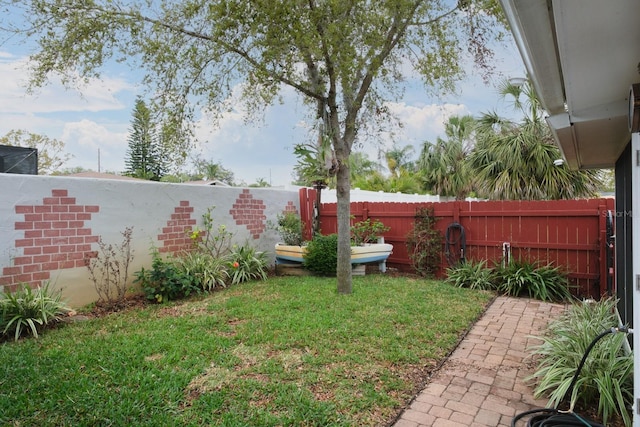 view of yard featuring a fenced backyard