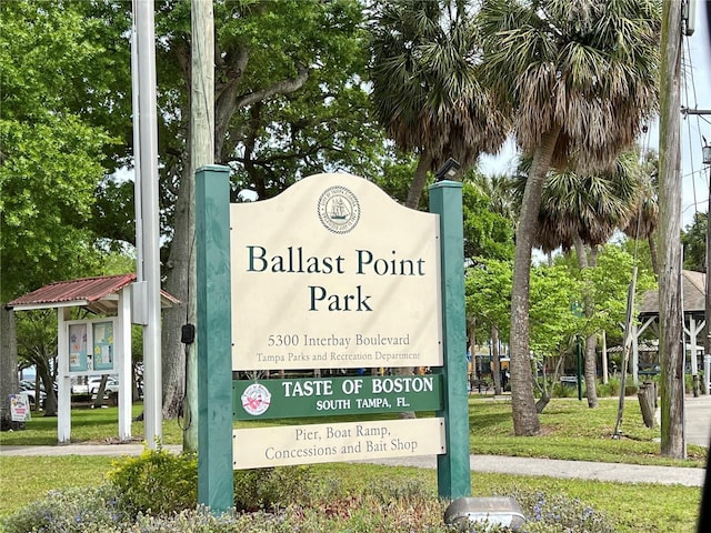 5221 Bayshore Blvd Unit 29, Tampa, FL 33611 - community / neighborhood sign with a yard