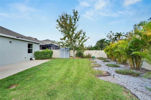 view of yard featuring a fenced backyard and a patio area