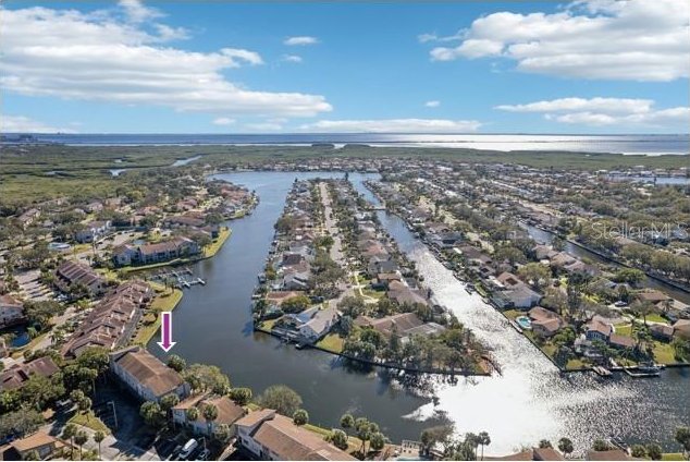 bird's eye view featuring a water view