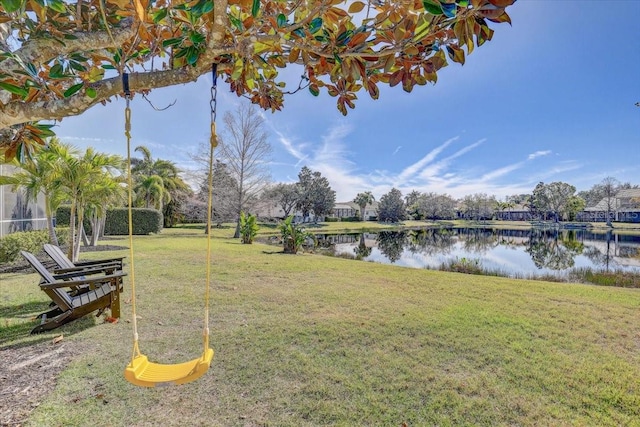 view of yard featuring a water view