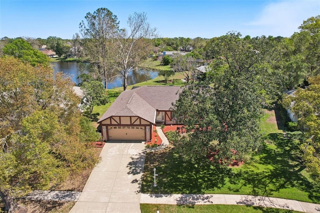 bird's eye view with a water view