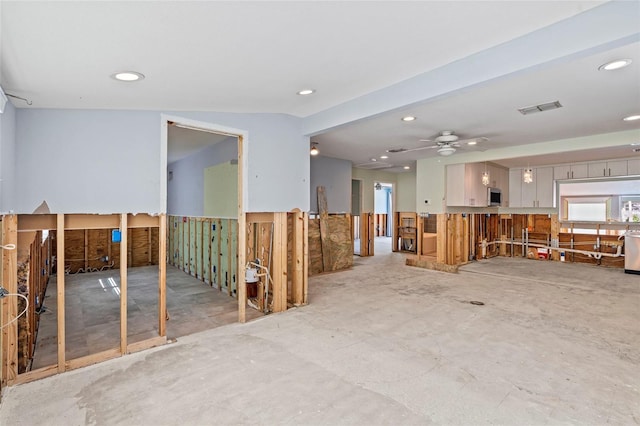 misc room with visible vents, recessed lighting, and a ceiling fan