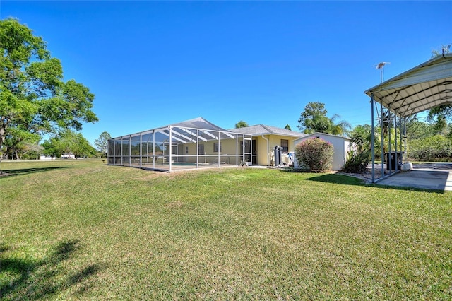 view of yard featuring a lanai