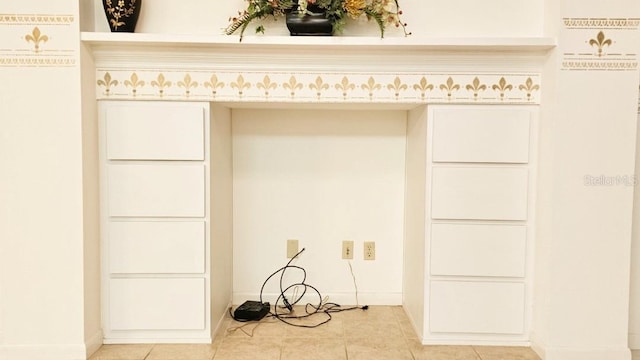 room details with baseboards