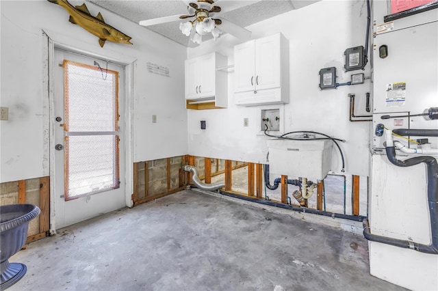 garage featuring a ceiling fan