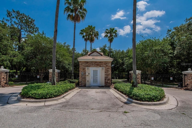 view of community featuring a fenced front yard