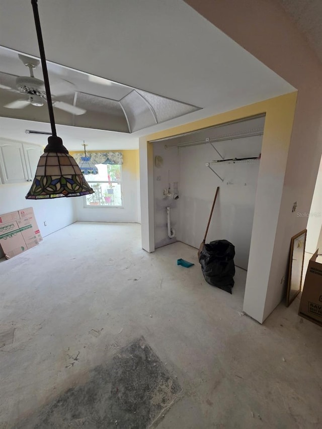 garage featuring ceiling fan