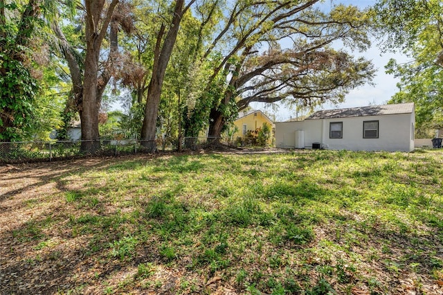 304 E Hanlon St, Tampa, FL 33604 - view of yard