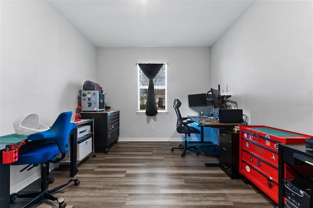 office with baseboards and wood finished floors