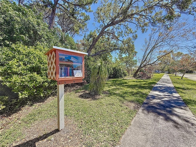 exterior space featuring a lawn