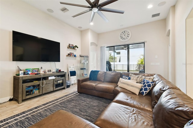 living room featuring visible vents, recessed lighting, light wood-style floors, and ceiling fan