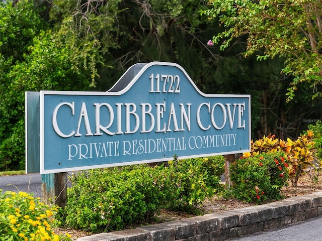 view of community / neighborhood sign