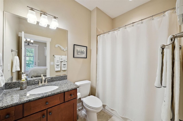 bathroom with toilet, a shower with curtain, connected bathroom, an inviting chandelier, and vanity