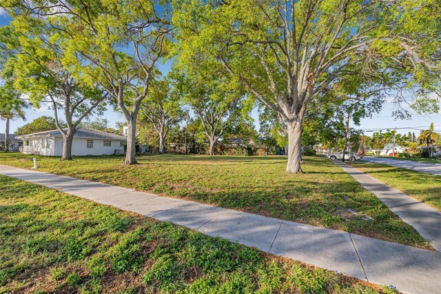604 Channel Dr, Tampa, FL 33606