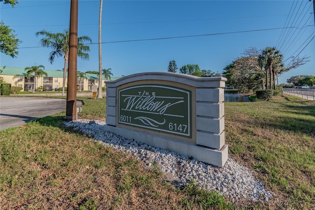 6125 113th St Unit 505, Seminole, FL 33772 - community / neighborhood sign featuring a lawn