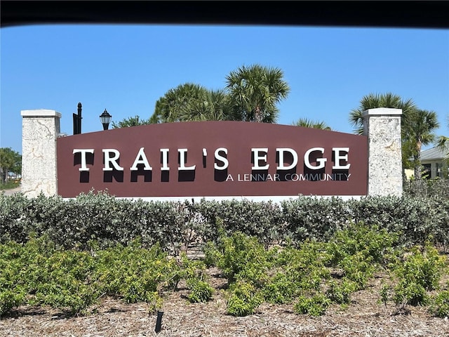view of community / neighborhood sign