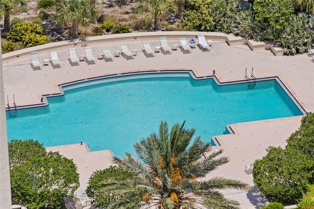 view of swimming pool