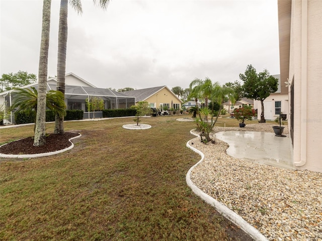 view of yard featuring a residential view