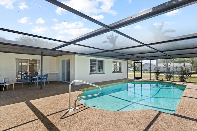 2008 41st St W, Bradenton, FL 34205 - pool with a lanai and a patio area
