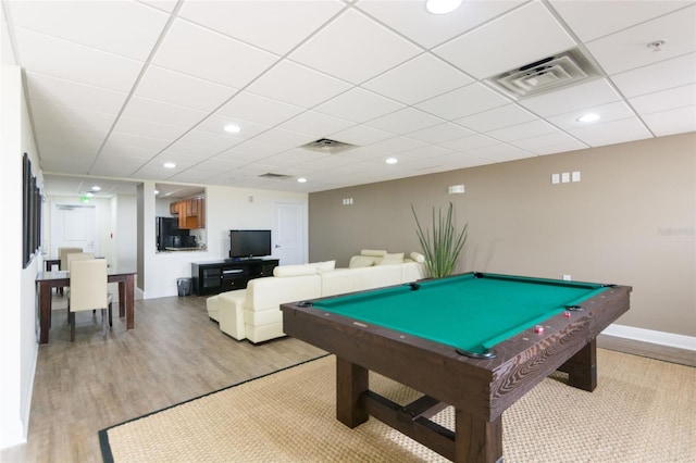 game room featuring light wood-type flooring, visible vents, baseboards, and recessed lighting