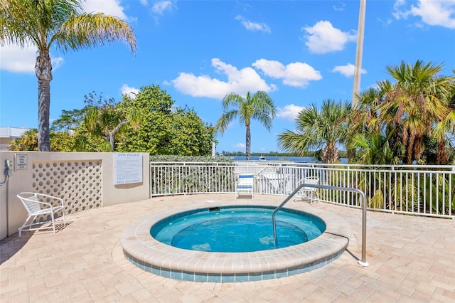 545 Bahia Beach Blvd, Ruskin, FL 33570 - view of pool featuring a hot tub