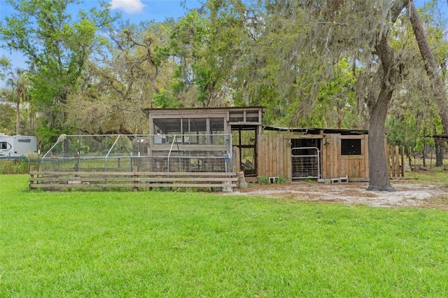 view of outdoor structure with an outdoor structure