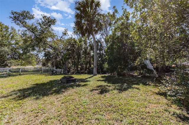 view of yard featuring fence