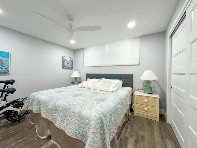 bedroom with ceiling fan, dark wood-style floors, and recessed lighting