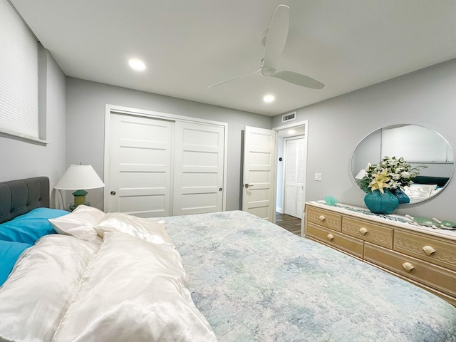 bedroom featuring a closet, visible vents, recessed lighting, and ceiling fan