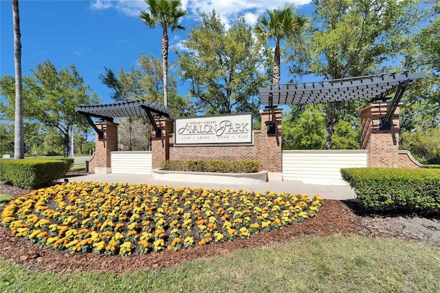 view of community / neighborhood sign