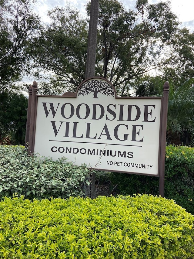 view of community / neighborhood sign