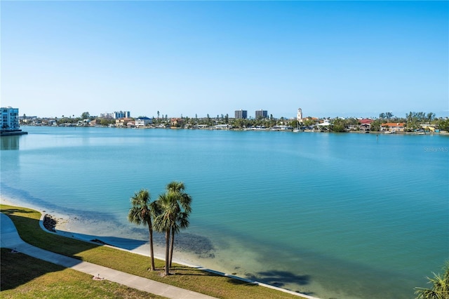 water view featuring a city view