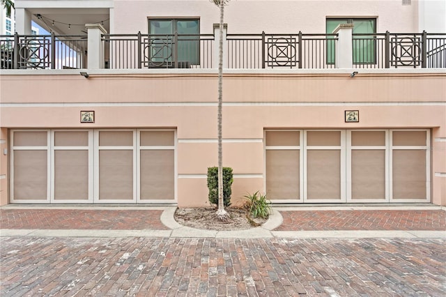 146 4th Ave NE Unit 600, Saint Petersburg, FL 33701 - exterior space with an attached garage